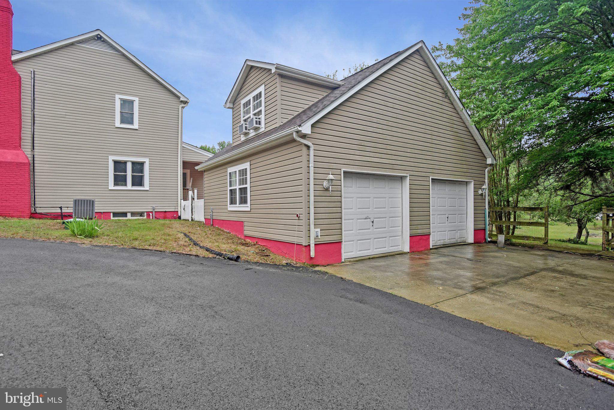 WALNUT WOODS - Residential