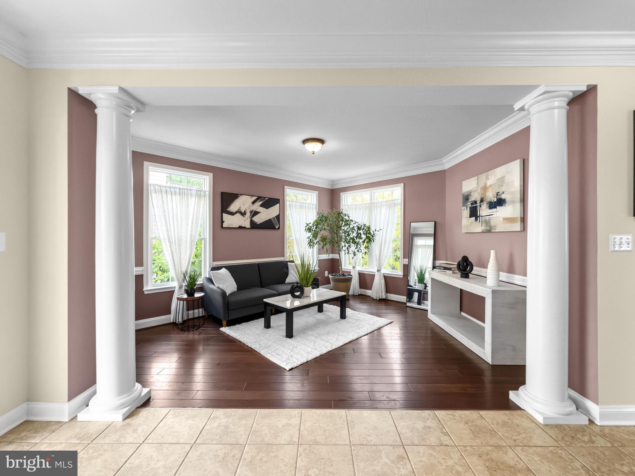 8357 TILLETT LOOP
