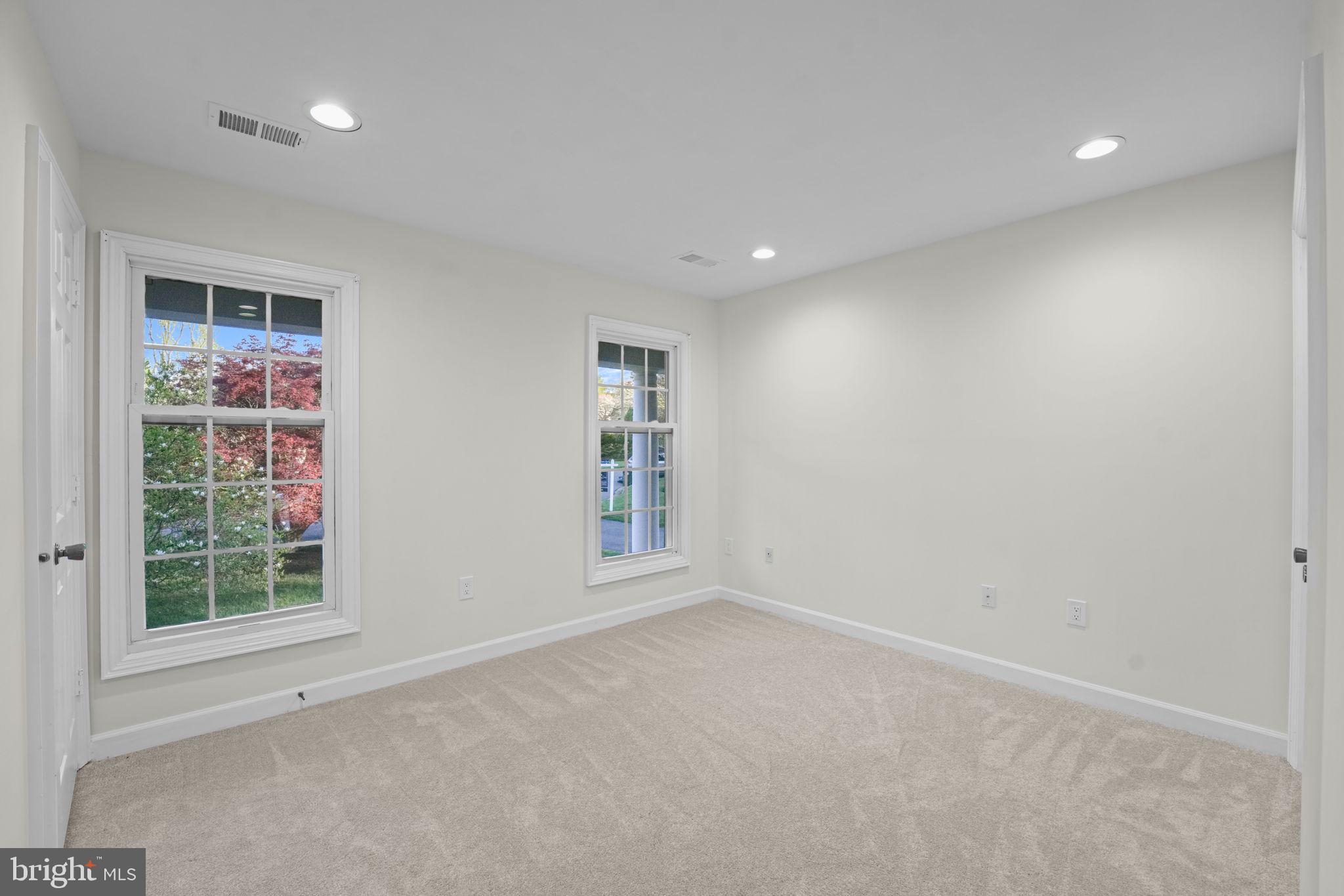 WILLOWRUN - Residential