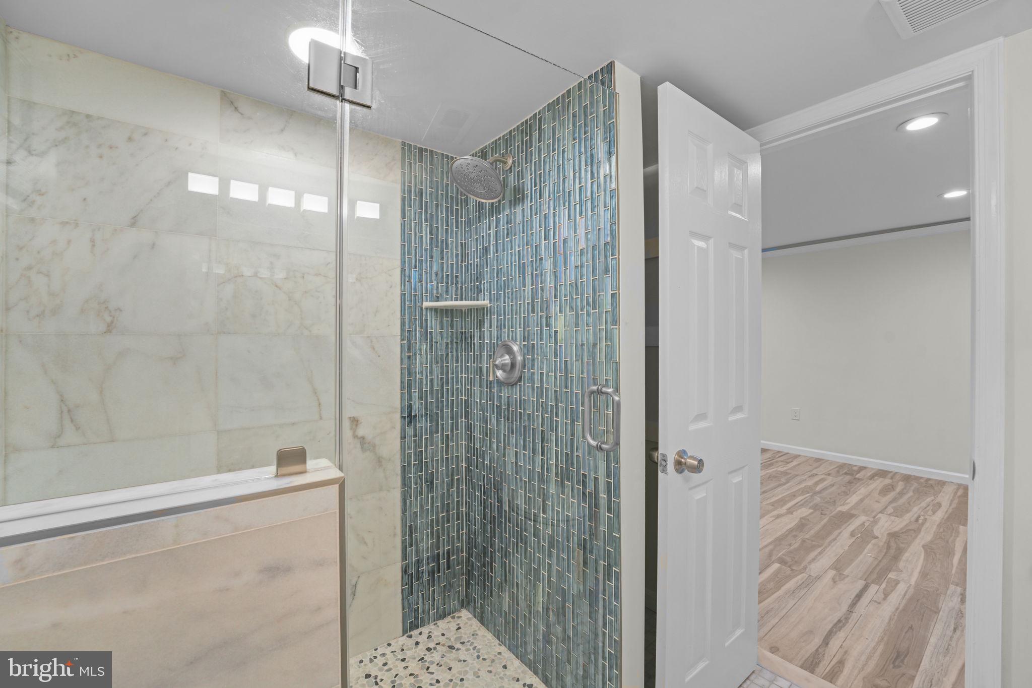 WILLOWRUN - Residential