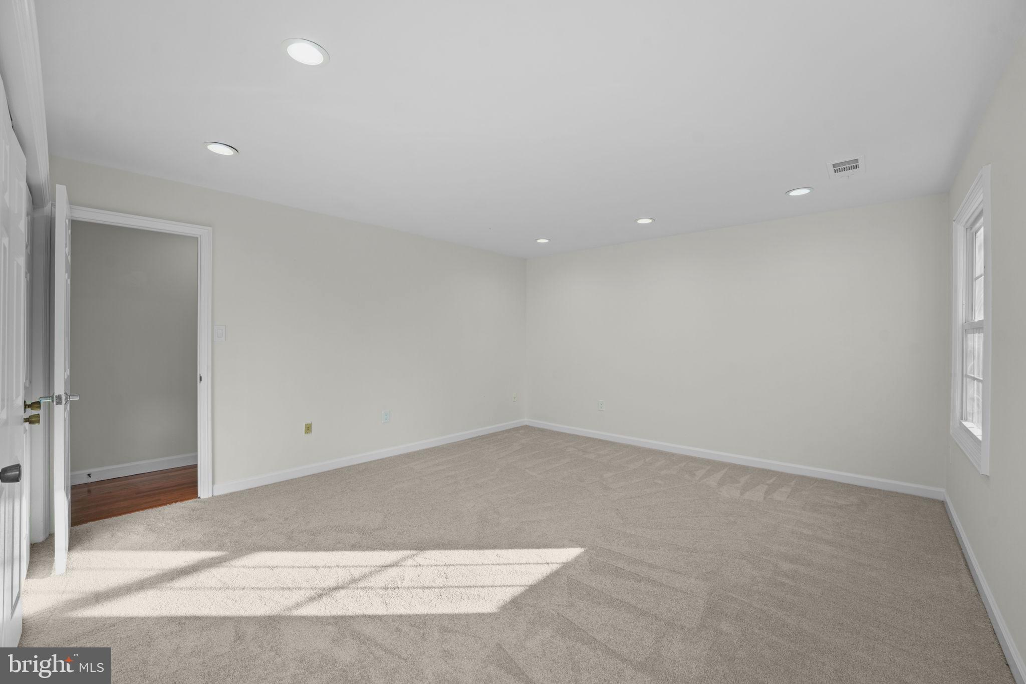 WILLOWRUN - Residential