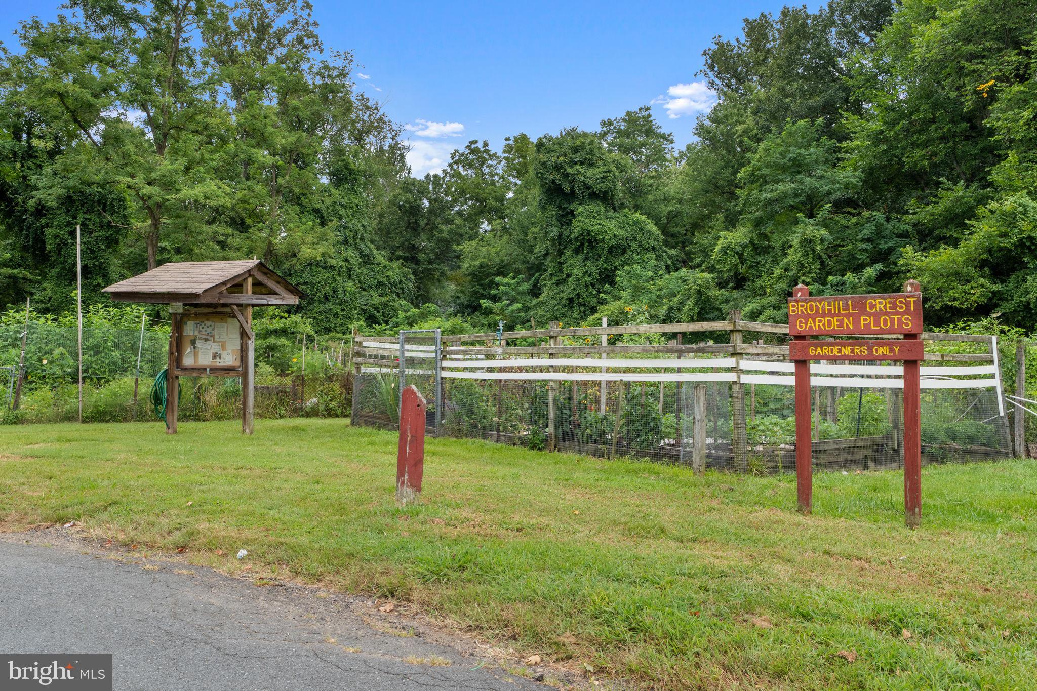 WILLOWRUN - Residential