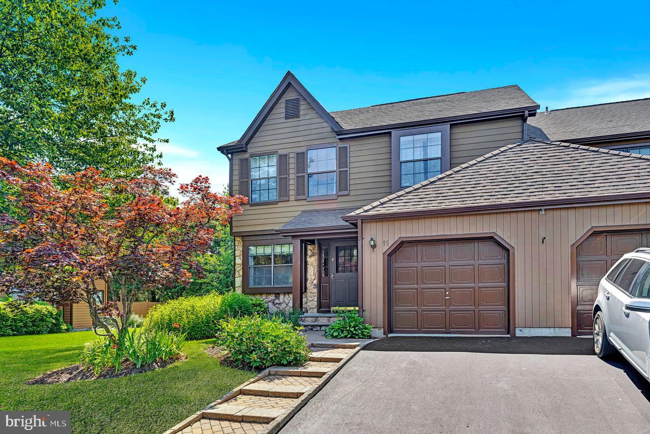 11 EASTON CT