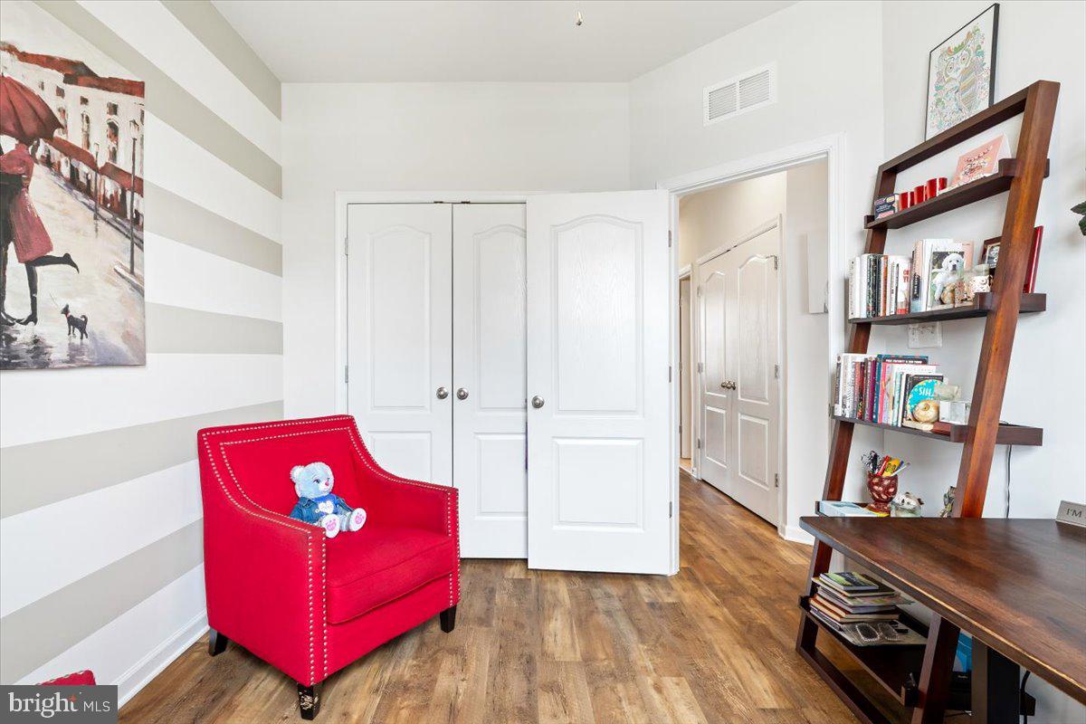 SPRING BANK - Residential