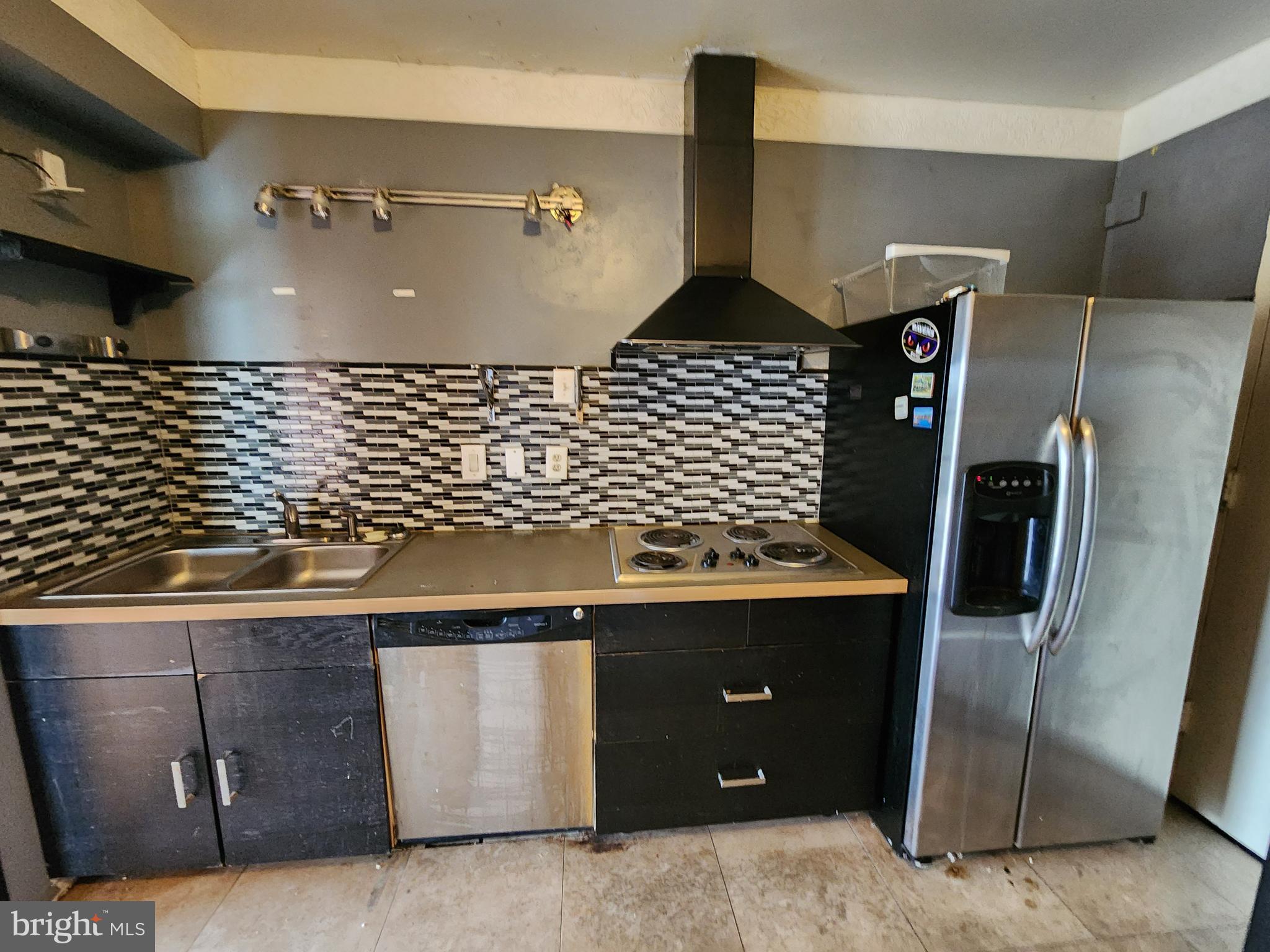 CROSS COUNTRY - Residential