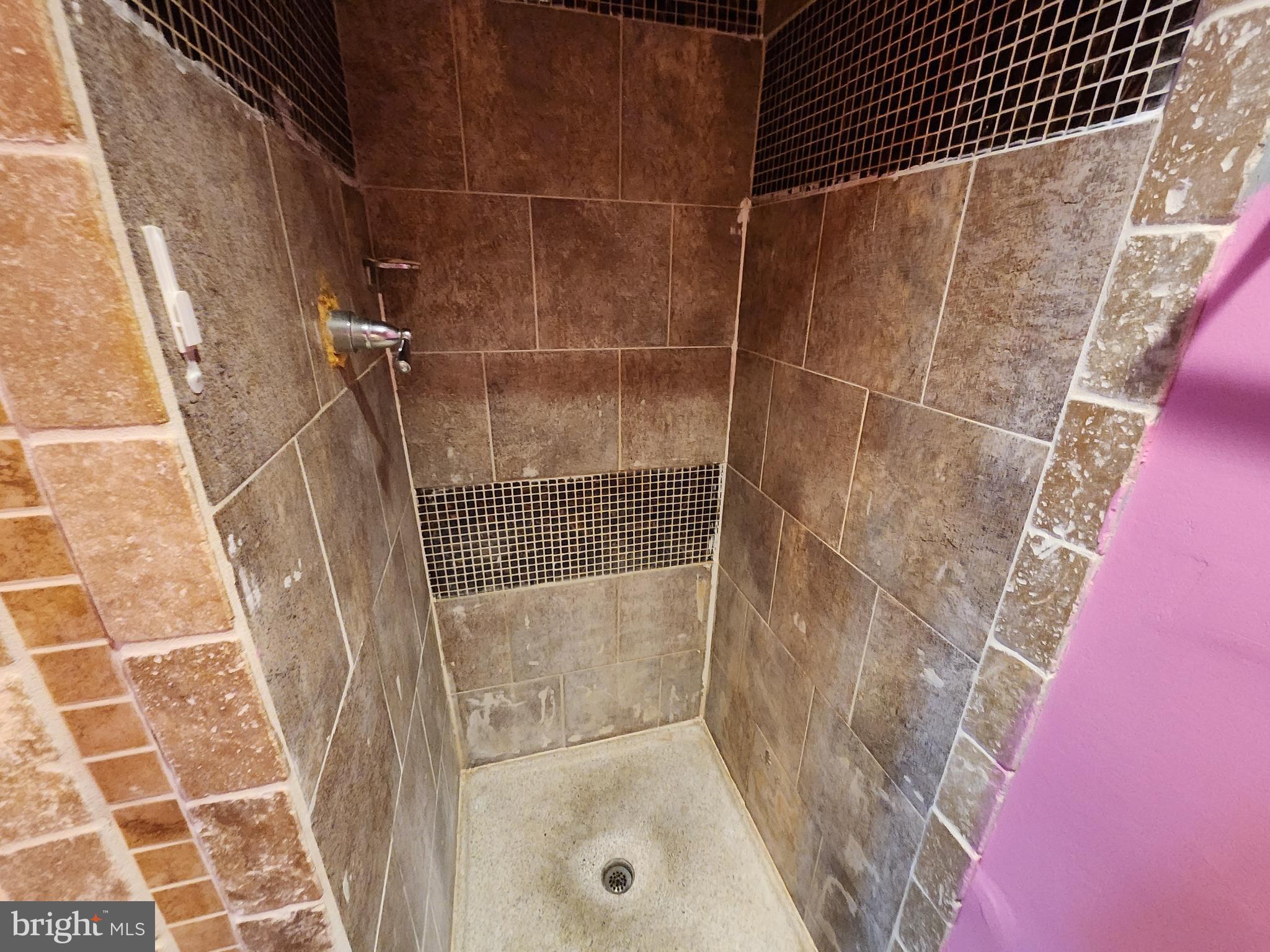 CROSS COUNTRY - Residential