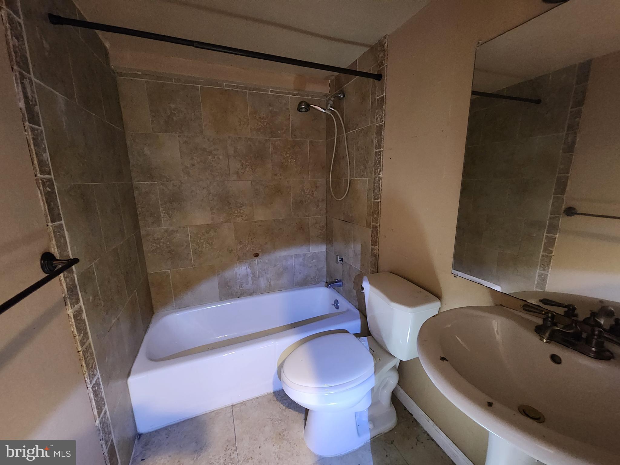 CROSS COUNTRY - Residential