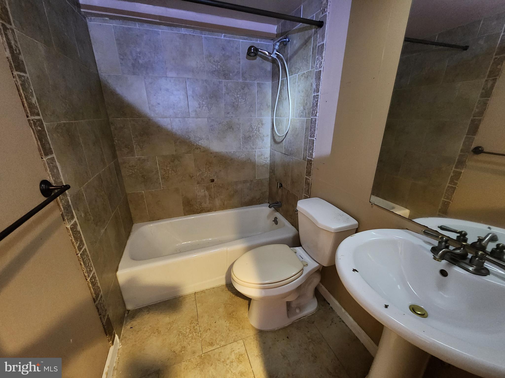 CROSS COUNTRY - Residential