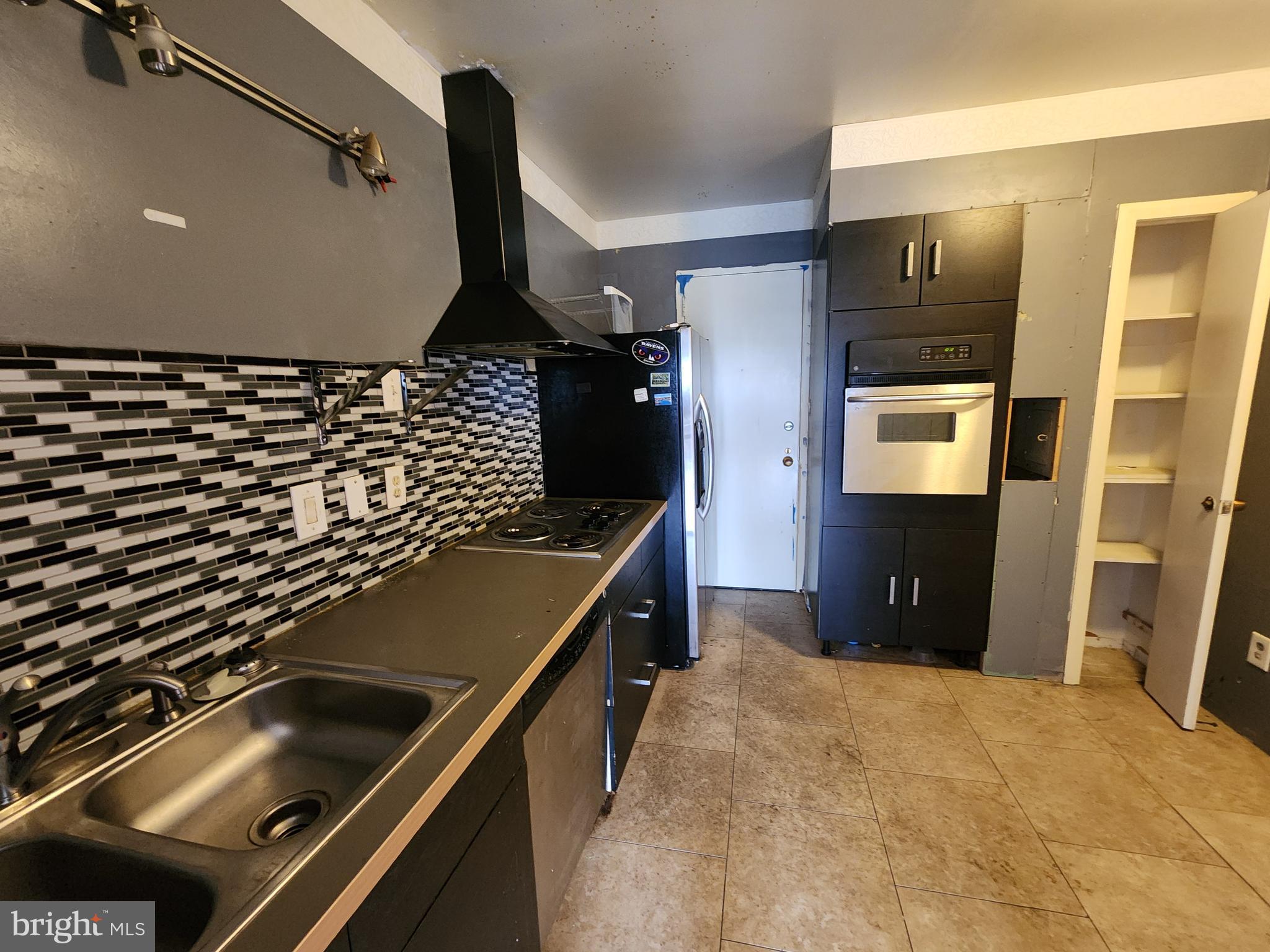 CROSS COUNTRY - Residential