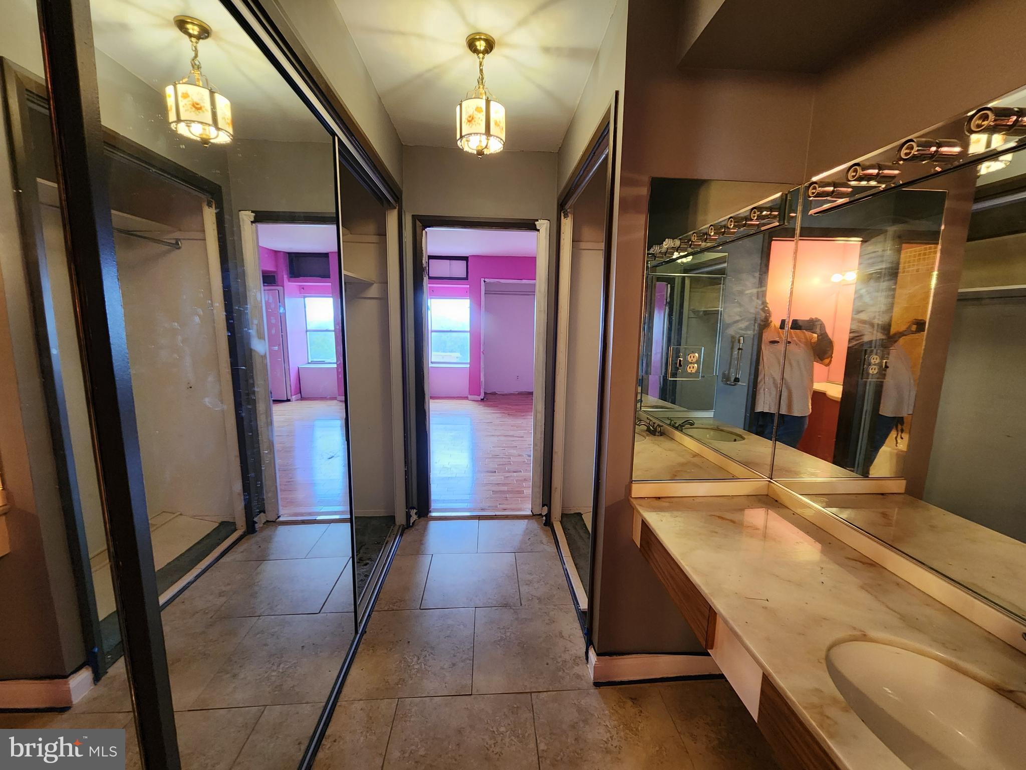 CROSS COUNTRY - Residential