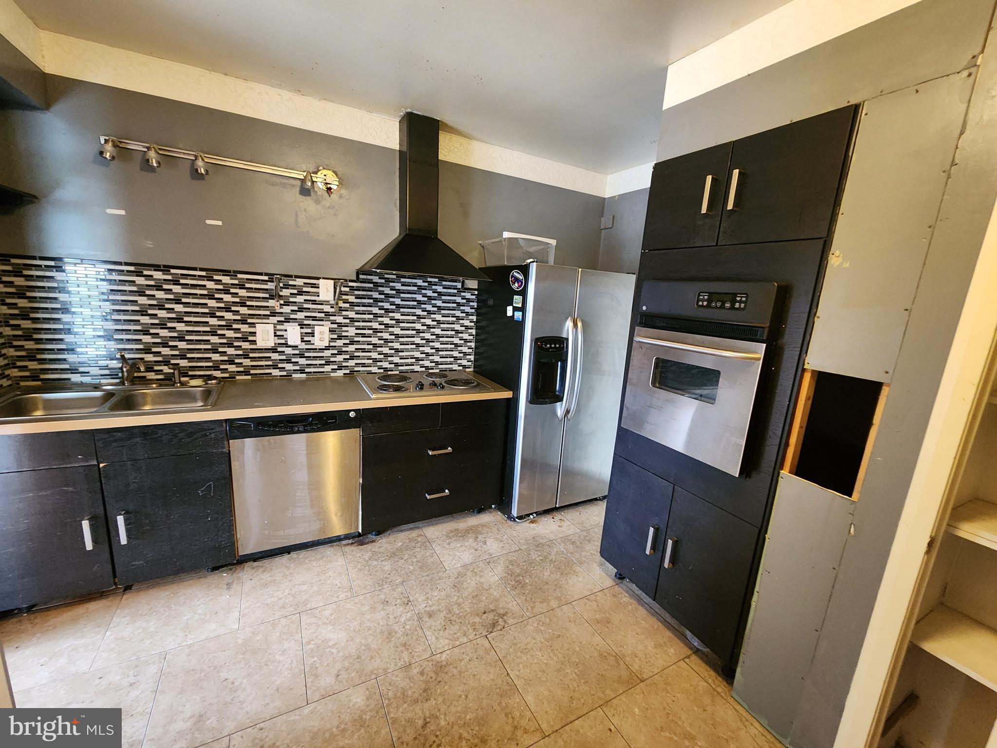 CROSS COUNTRY - Residential