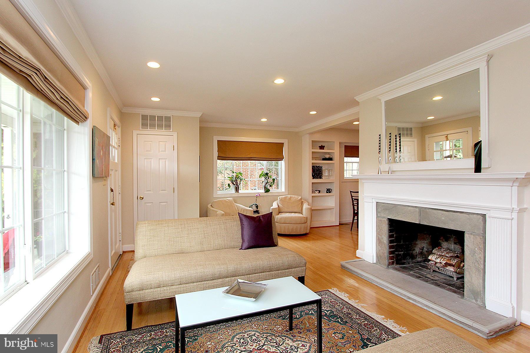 COUNTRY CLUB PARK - Residential