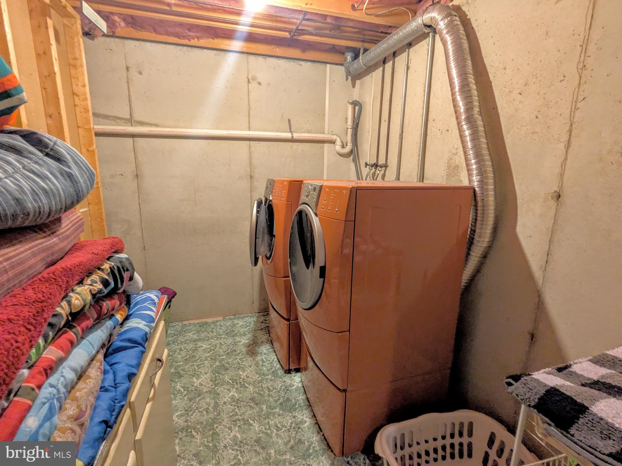 WHITFORD HILL - Residential