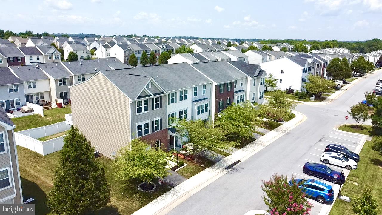 LAKELAND PLACE - Residential