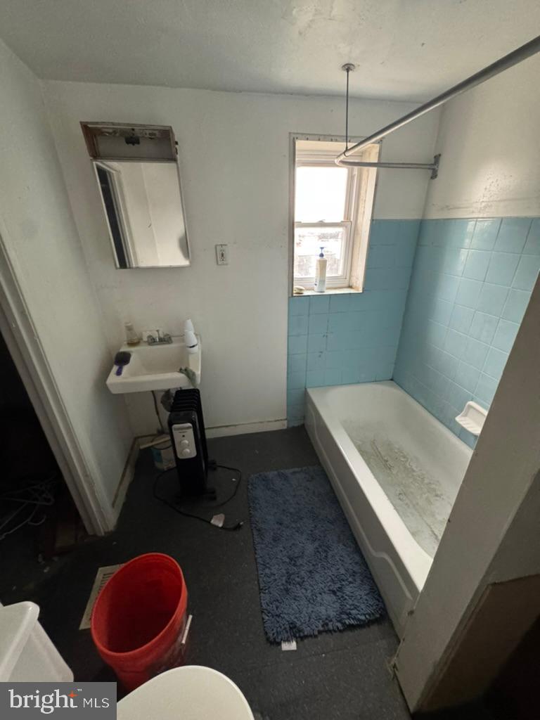 KENSINGTON - Residential