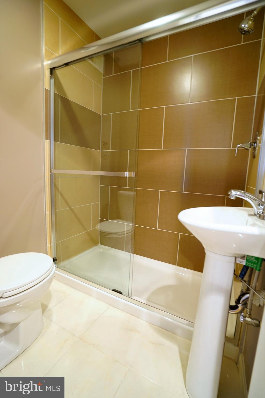 WASHINGTON VILLAGE - Residential Lease