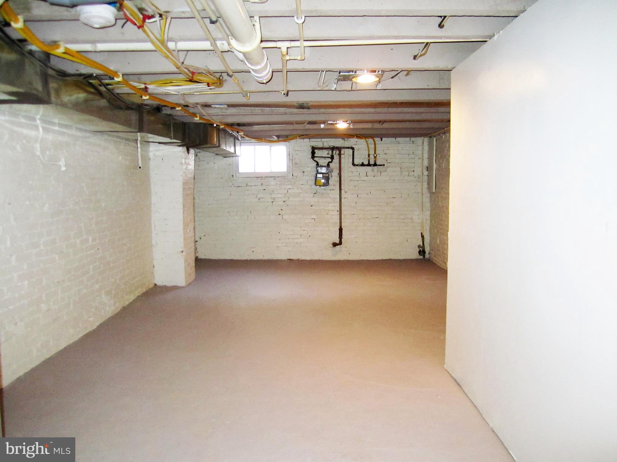 WASHINGTON VILLAGE - Residential Lease