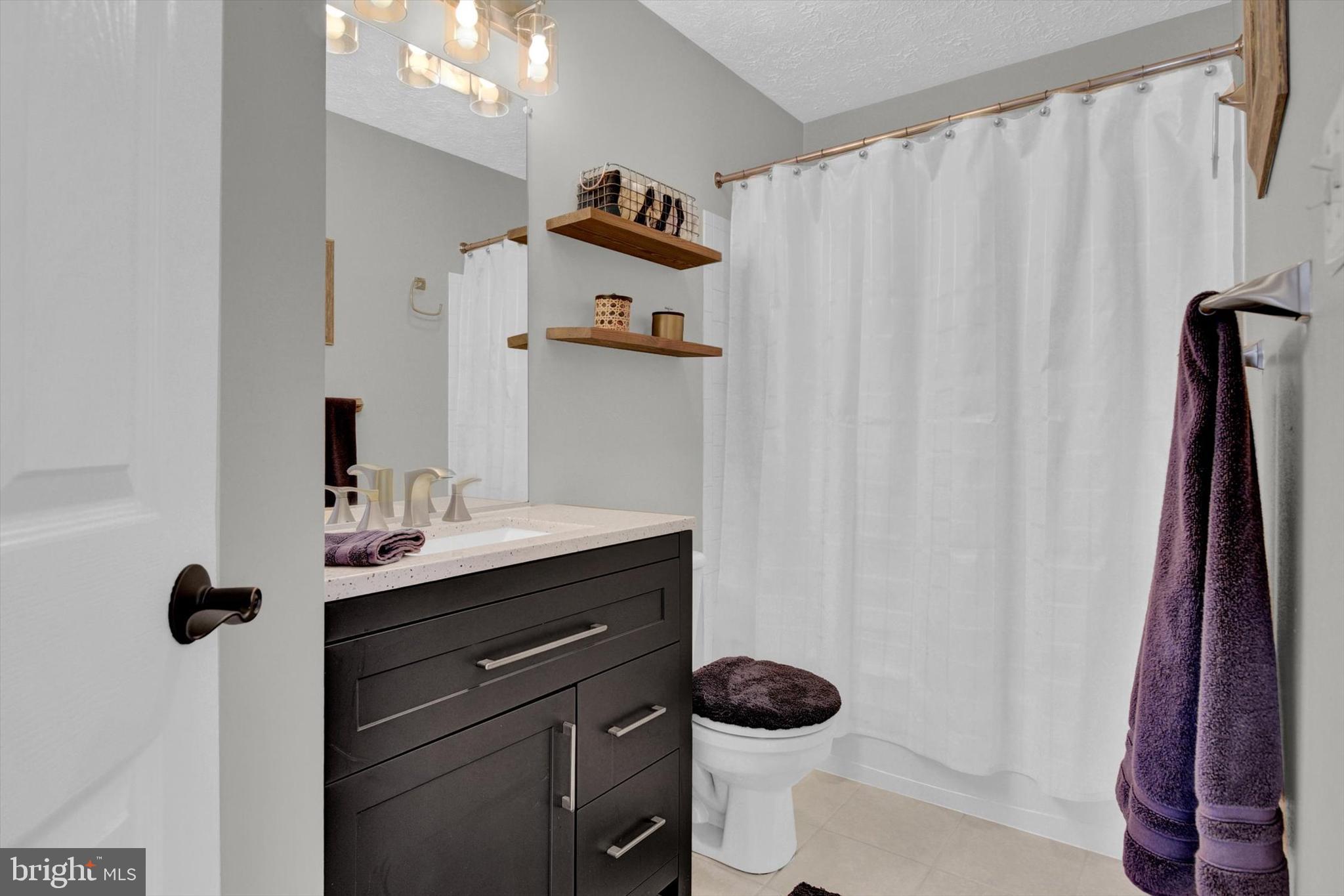 FOREST LAKES - Residential