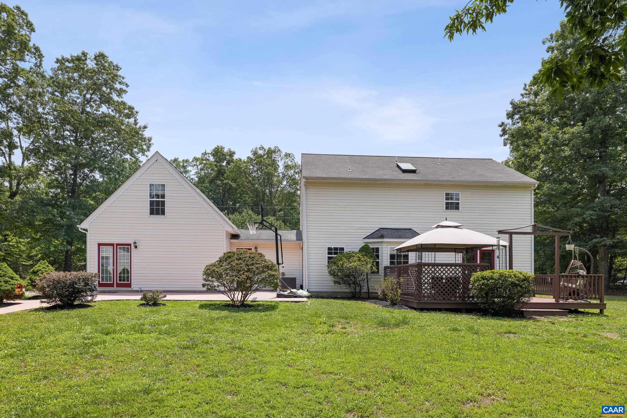 MOUNTAIN VIEW ESTATES - Residential