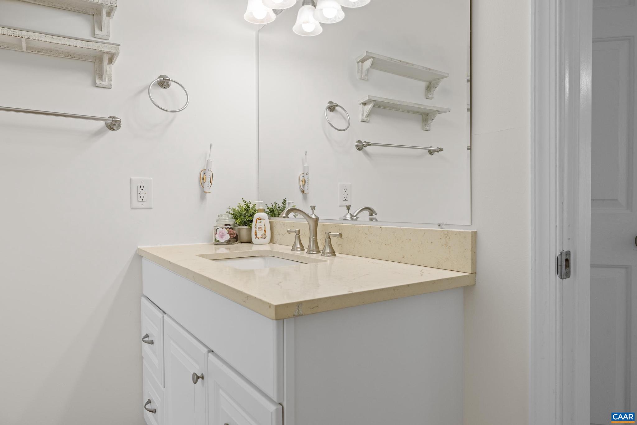 MOUNTAIN VIEW ESTATES - Residential