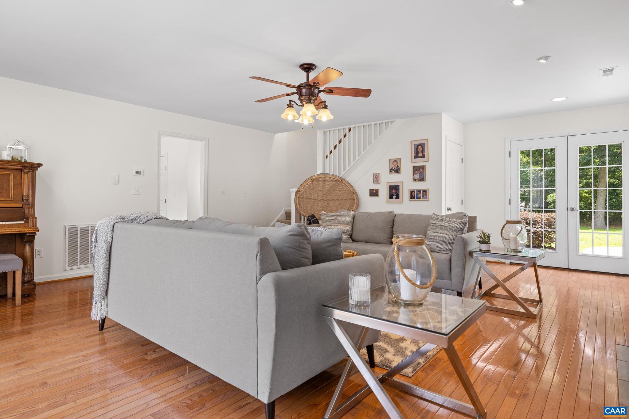 MOUNTAIN VIEW ESTATES - Residential