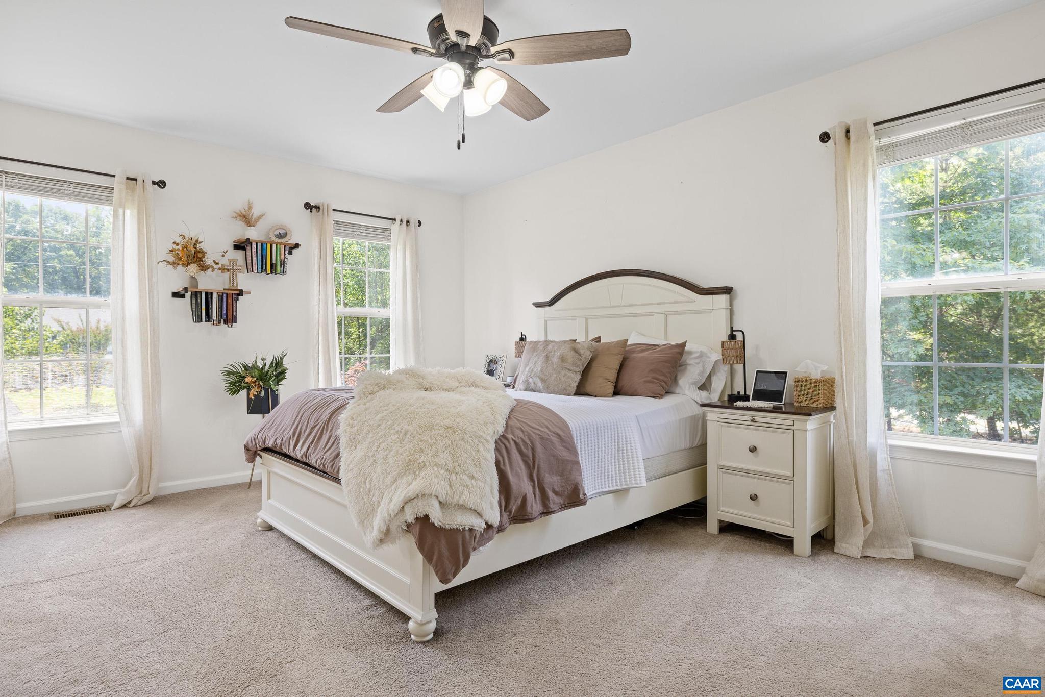 MOUNTAIN VIEW ESTATES - Residential