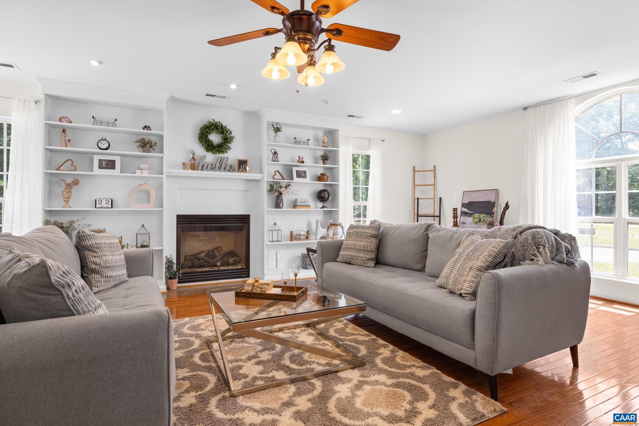 MOUNTAIN VIEW ESTATES - Residential