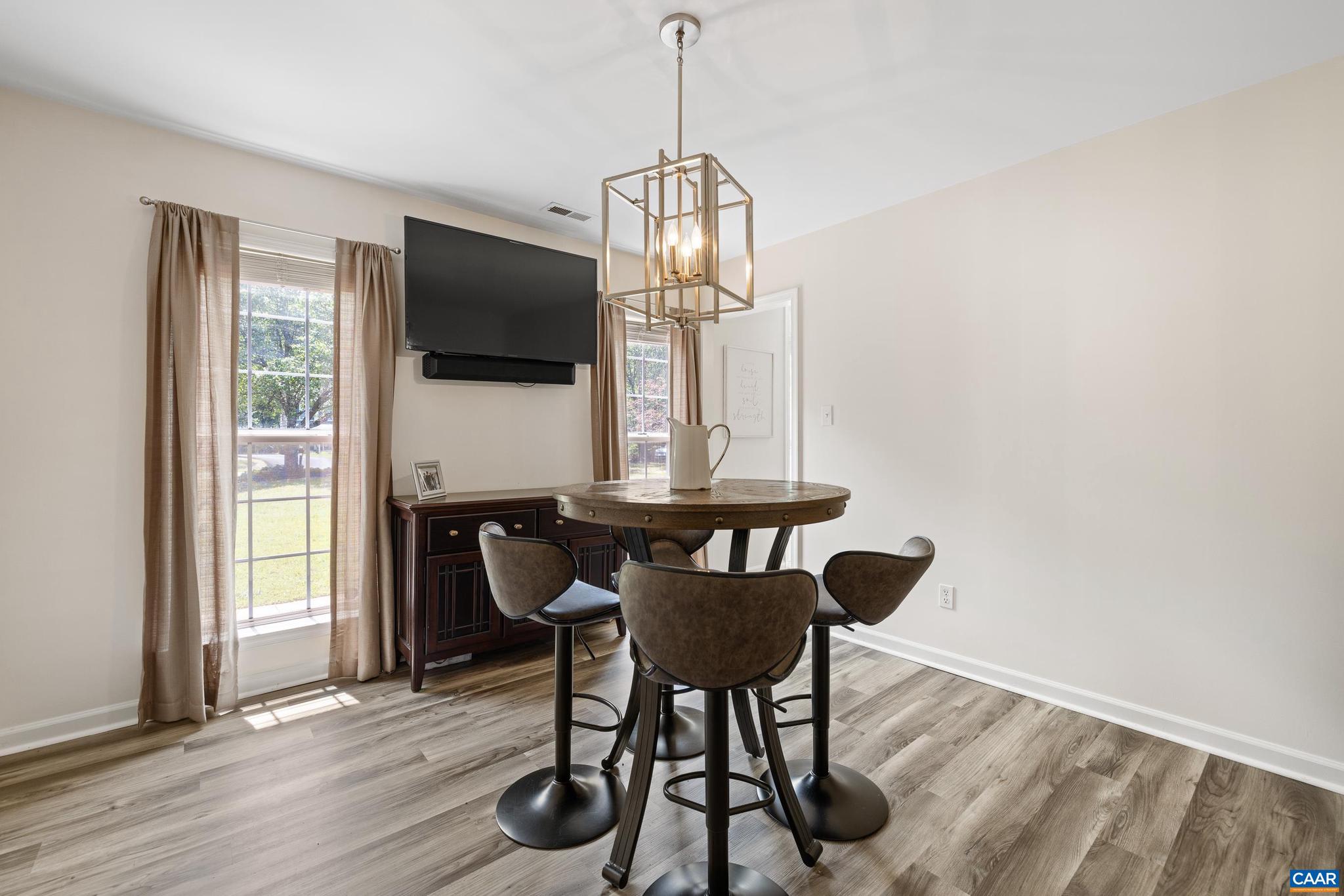 MOUNTAIN VIEW ESTATES - Residential