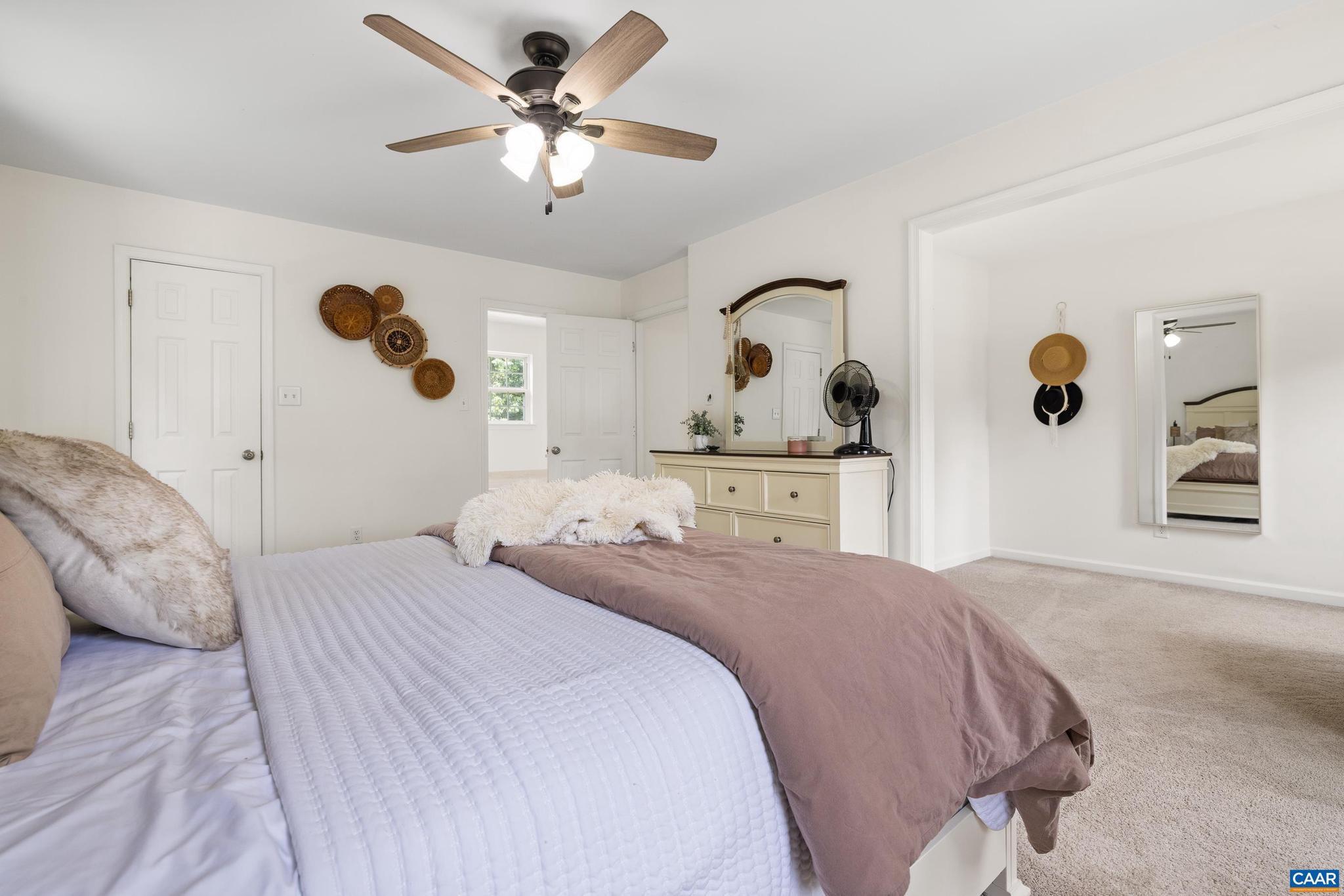 MOUNTAIN VIEW ESTATES - Residential