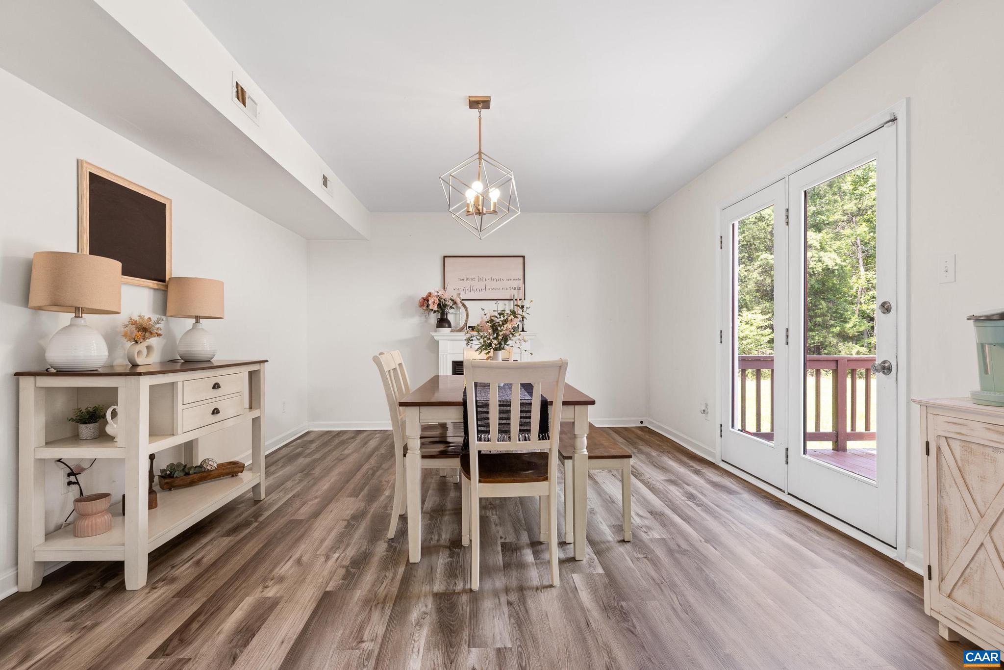 MOUNTAIN VIEW ESTATES - Residential