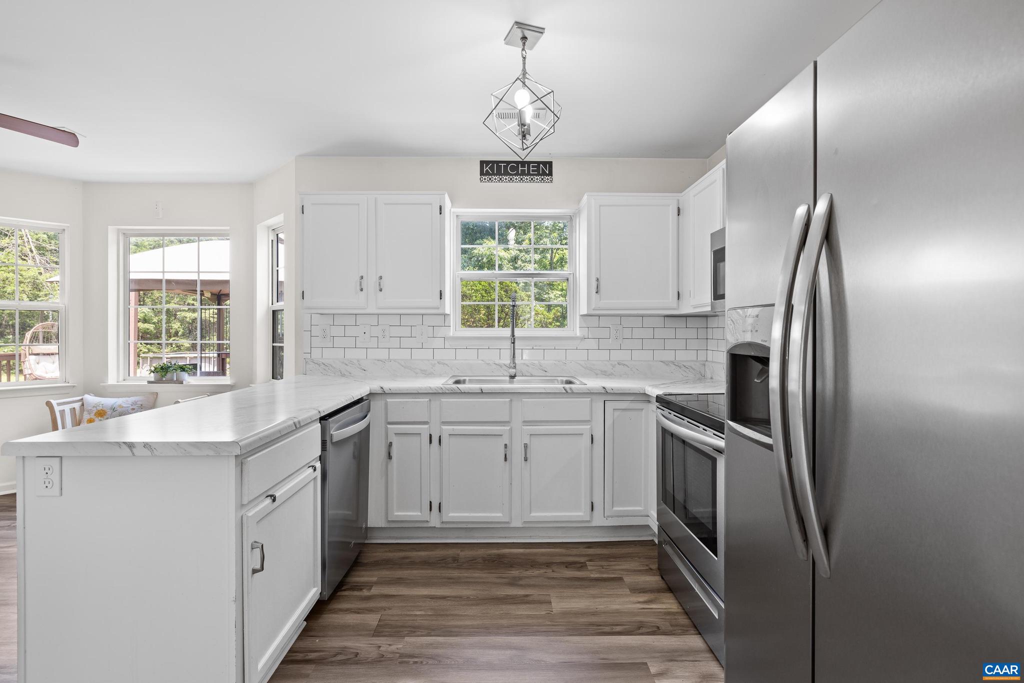 MOUNTAIN VIEW ESTATES - Residential