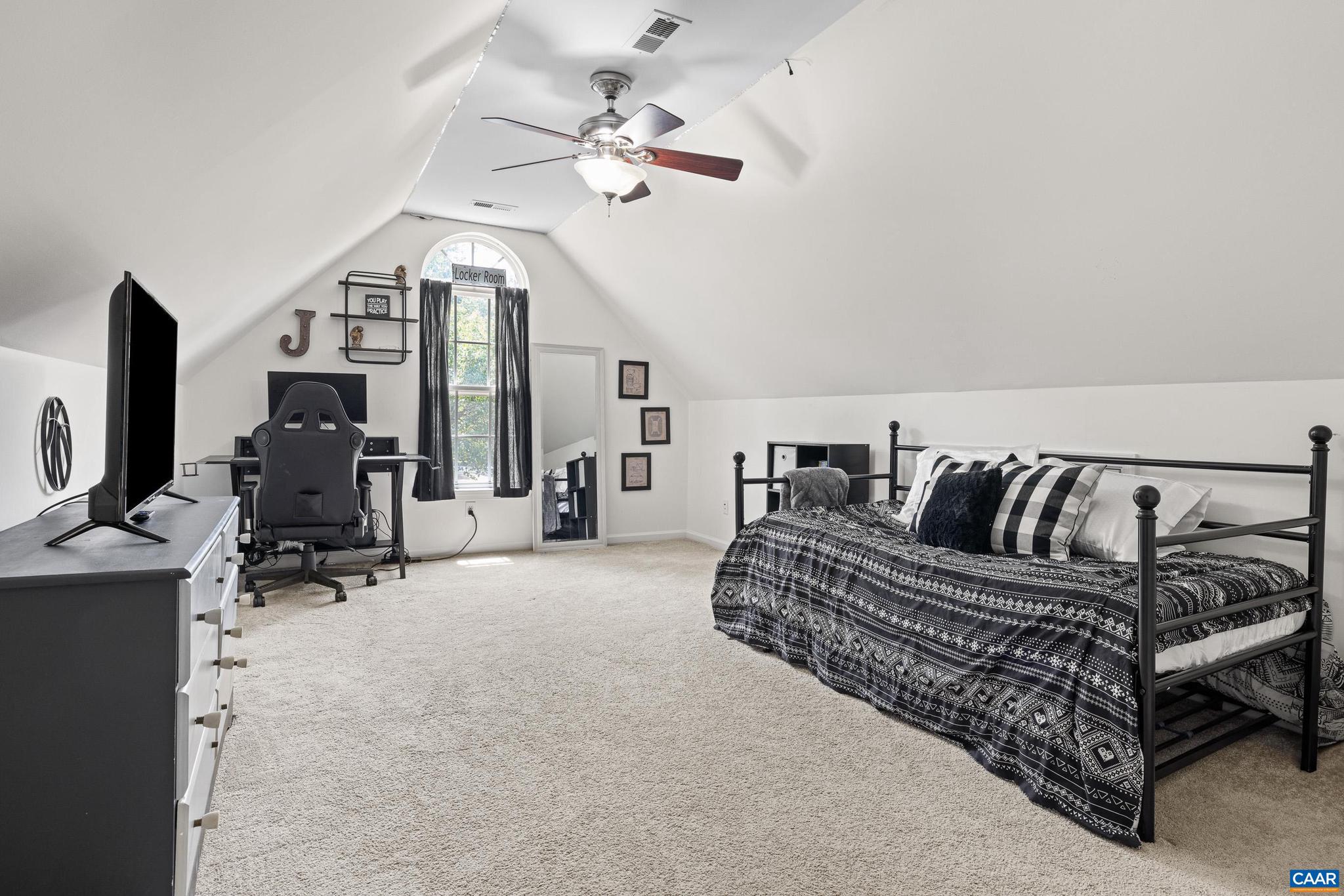 MOUNTAIN VIEW ESTATES - Residential