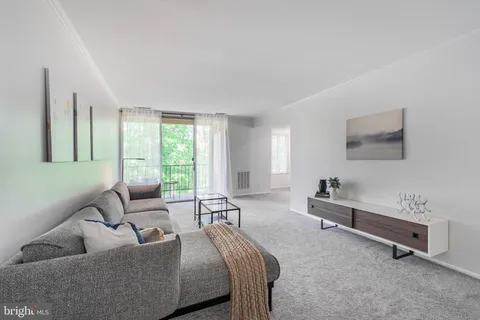 5065 7th Road S Unit 202, Arlington, VA MLS: VAAR2056884