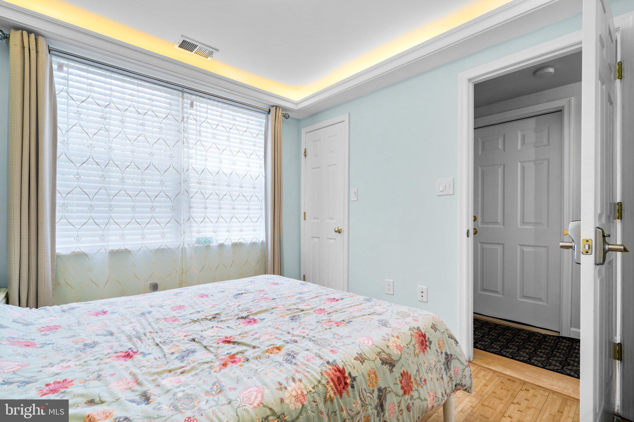BRENTWOOD - Residential