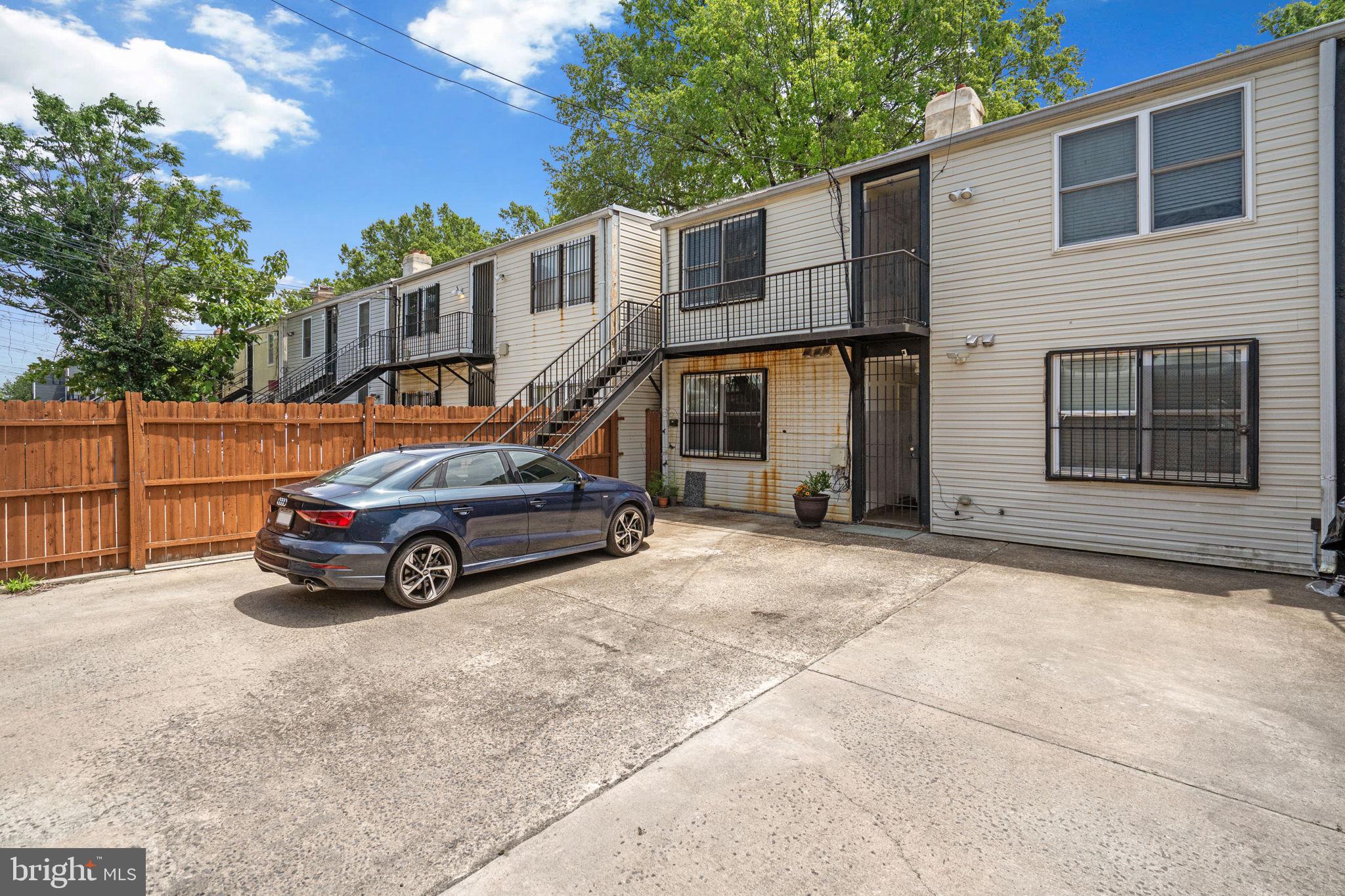 BRENTWOOD - Residential