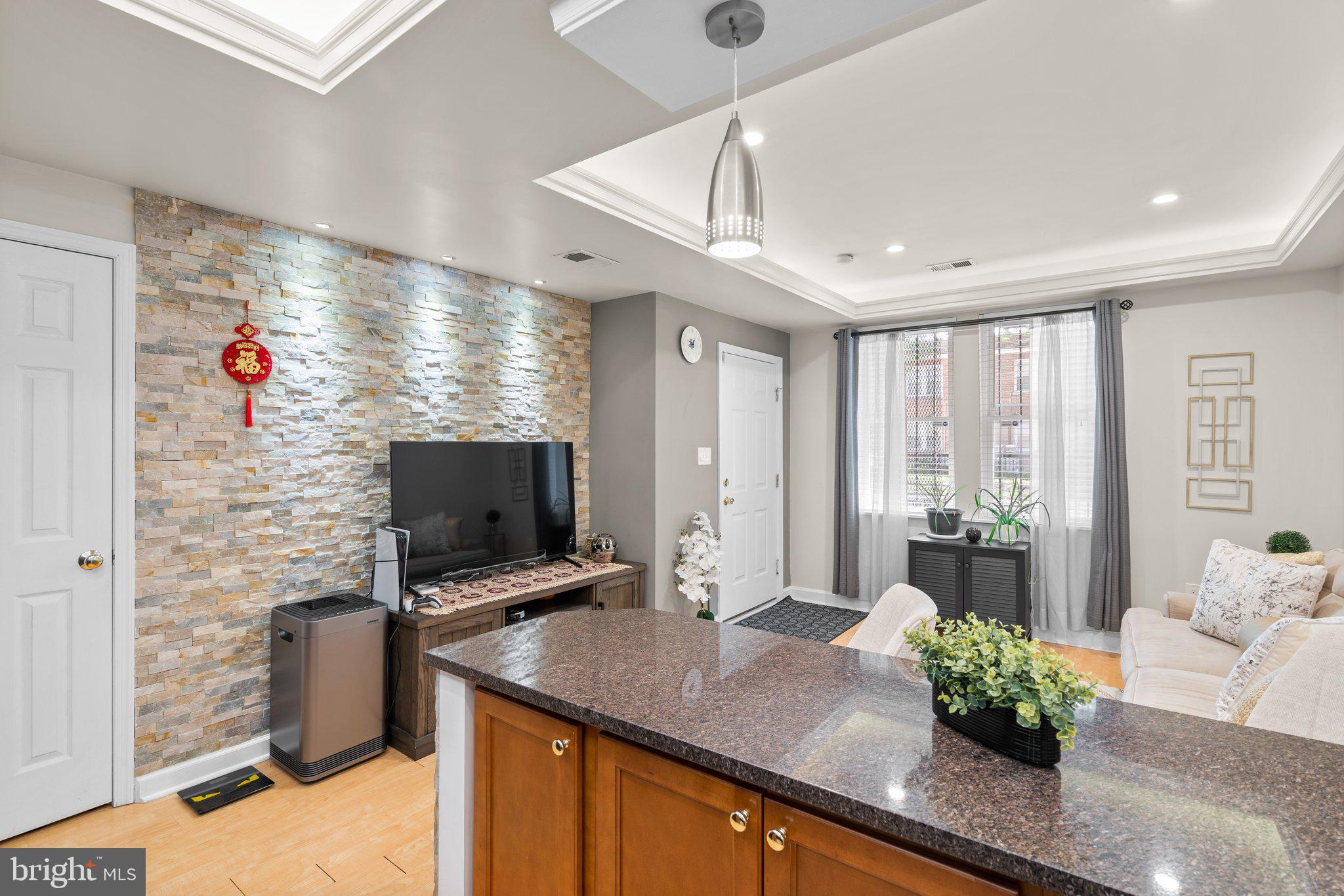 BRENTWOOD - Residential