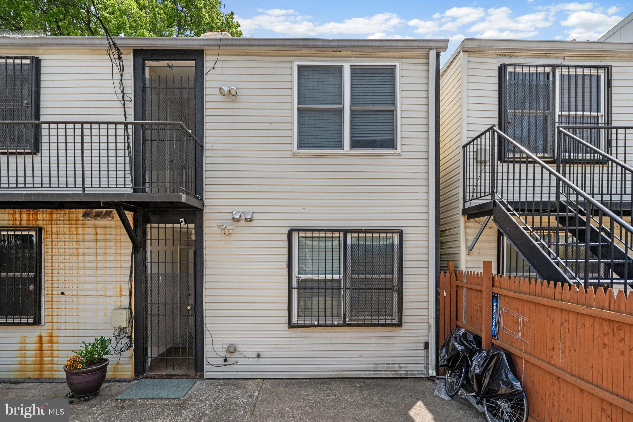 BRENTWOOD - Residential