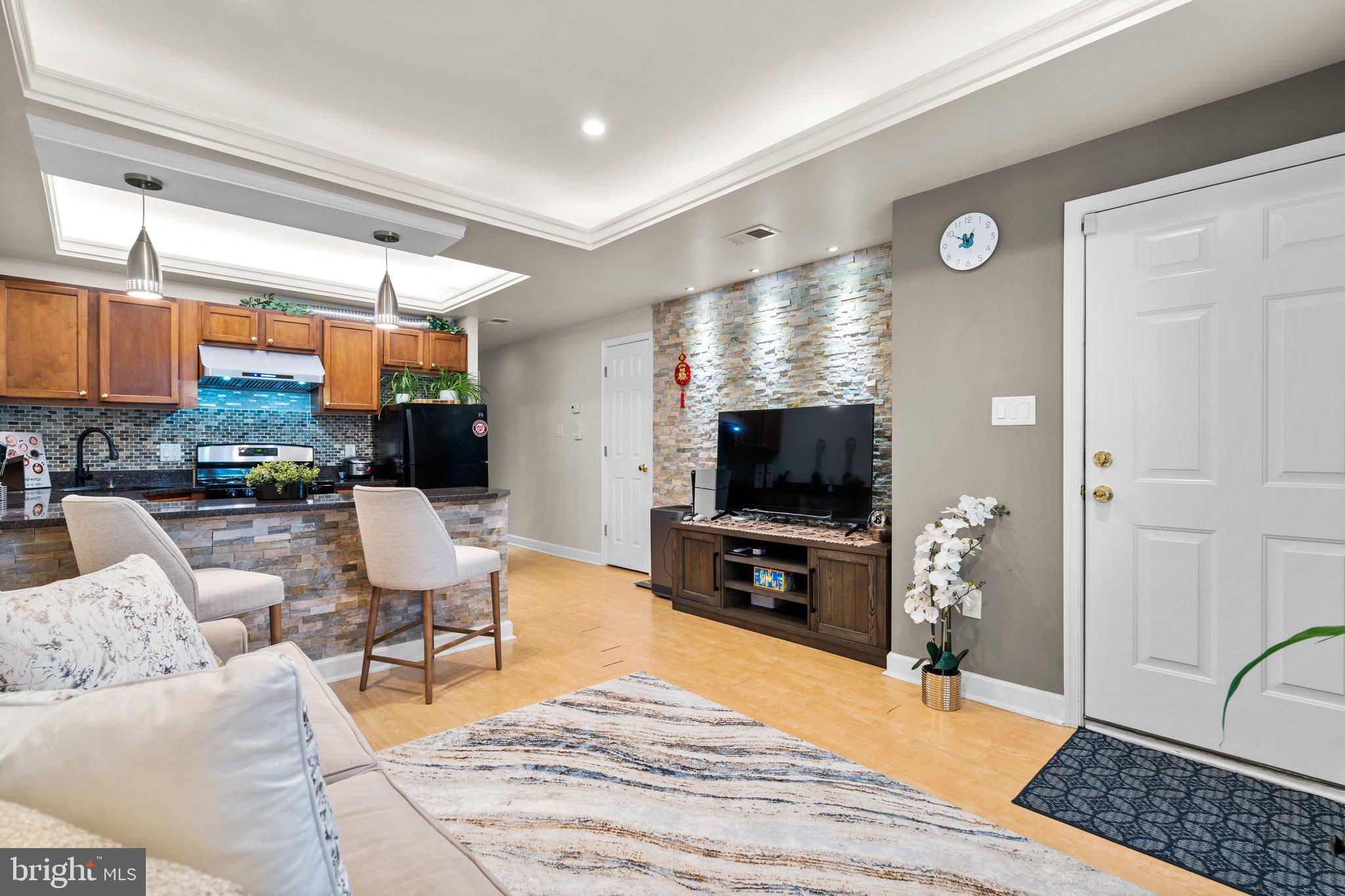 1658 WEST VIRGINIA NE 101