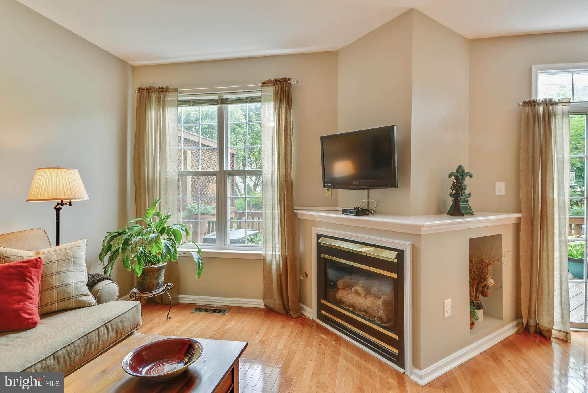 GREAT FALLS CHASE - Residential