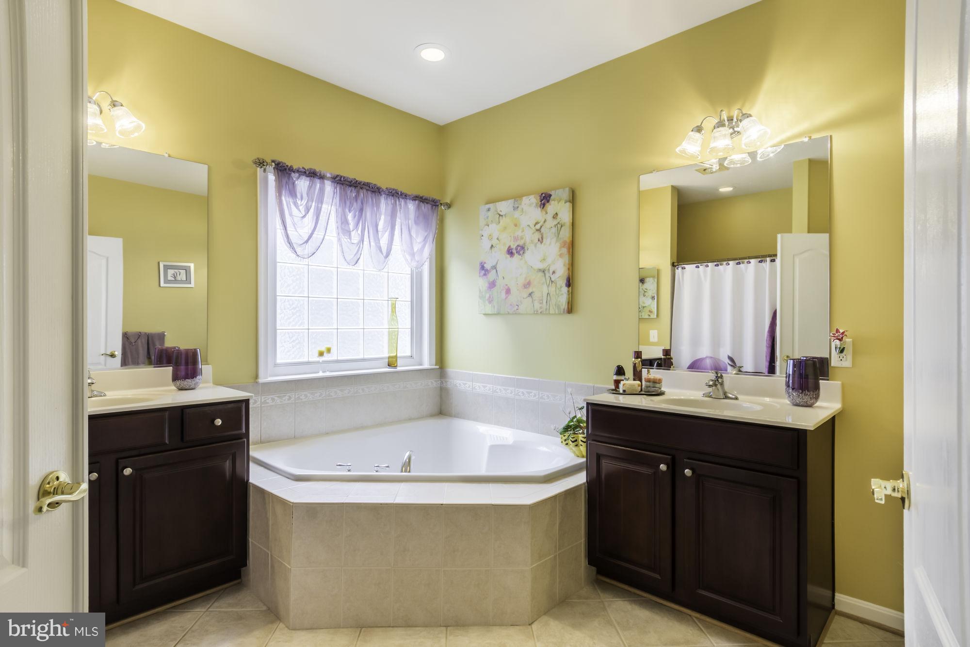 SYMPHONY VILLAGE AT CENTREVILLE - Residential