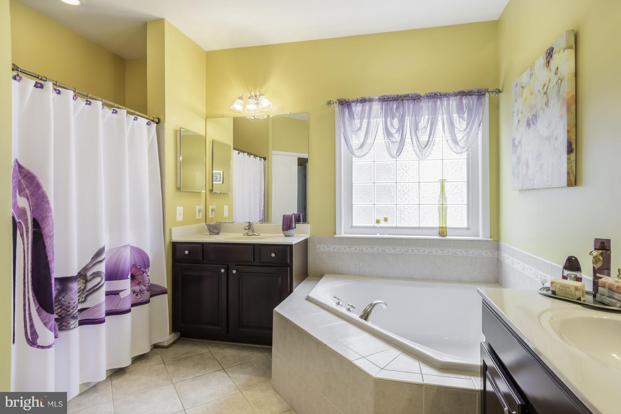 SYMPHONY VILLAGE AT CENTREVILLE - Residential