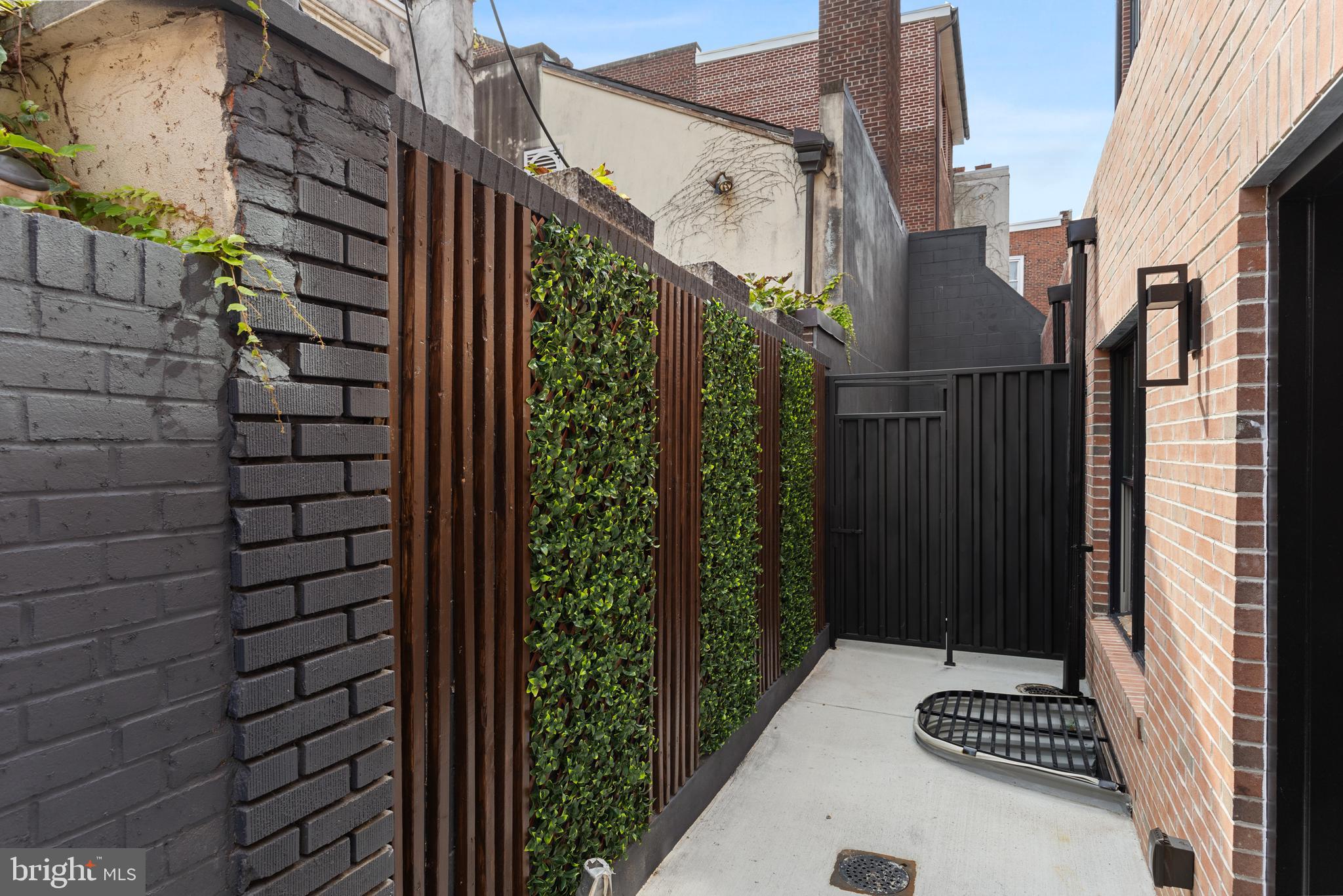 SOCIETY HILL - Residential