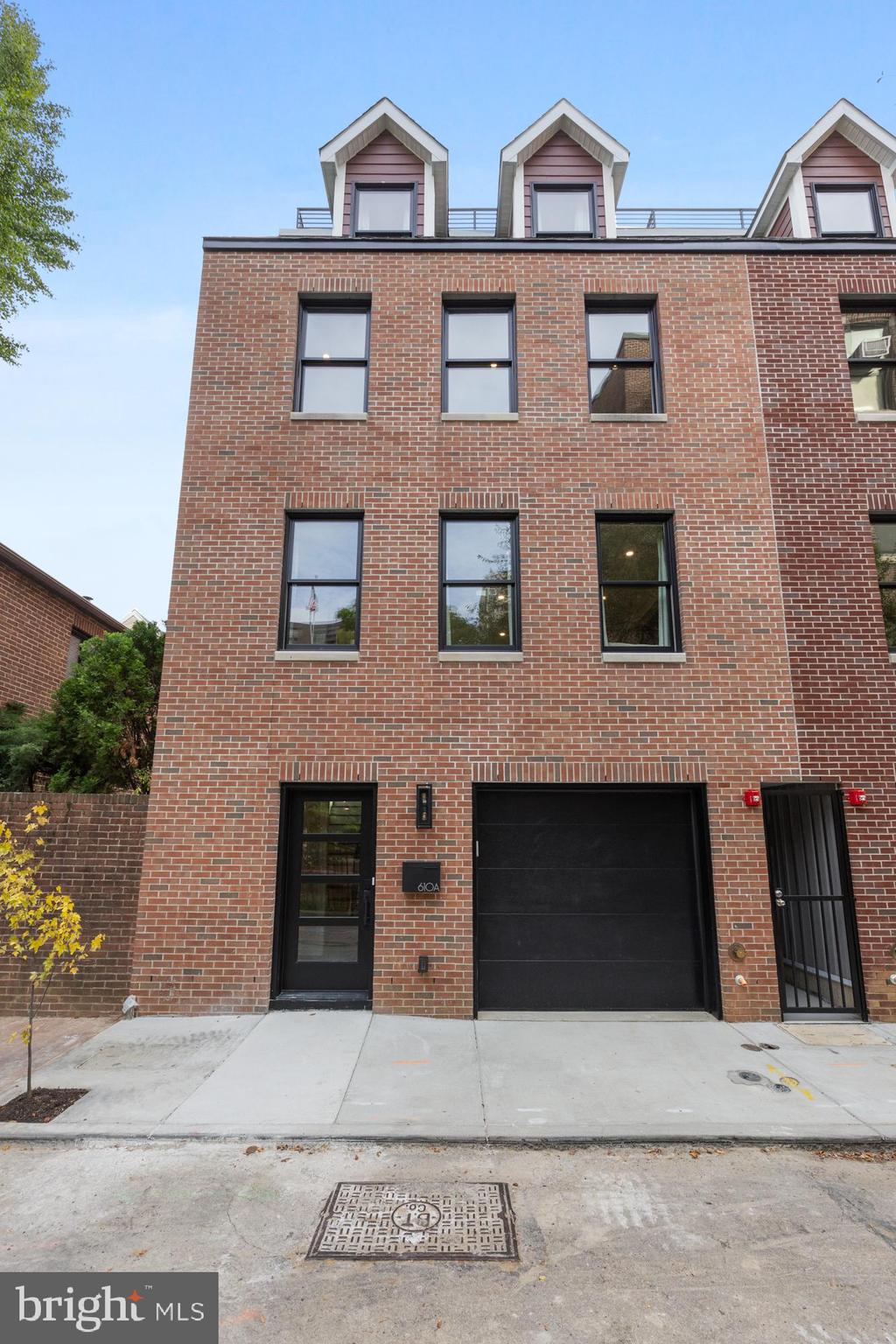 SOCIETY HILL - Residential