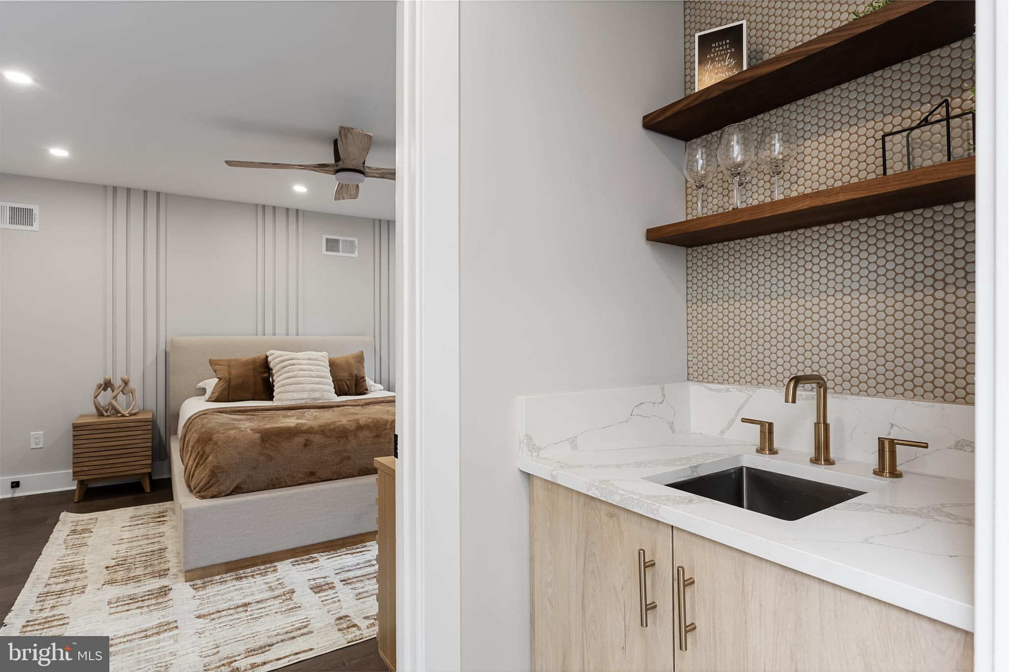 SOCIETY HILL - Residential