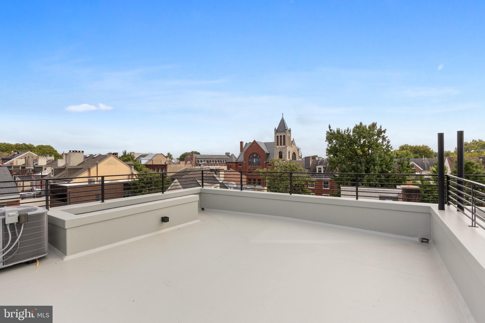 SOCIETY HILL - Residential