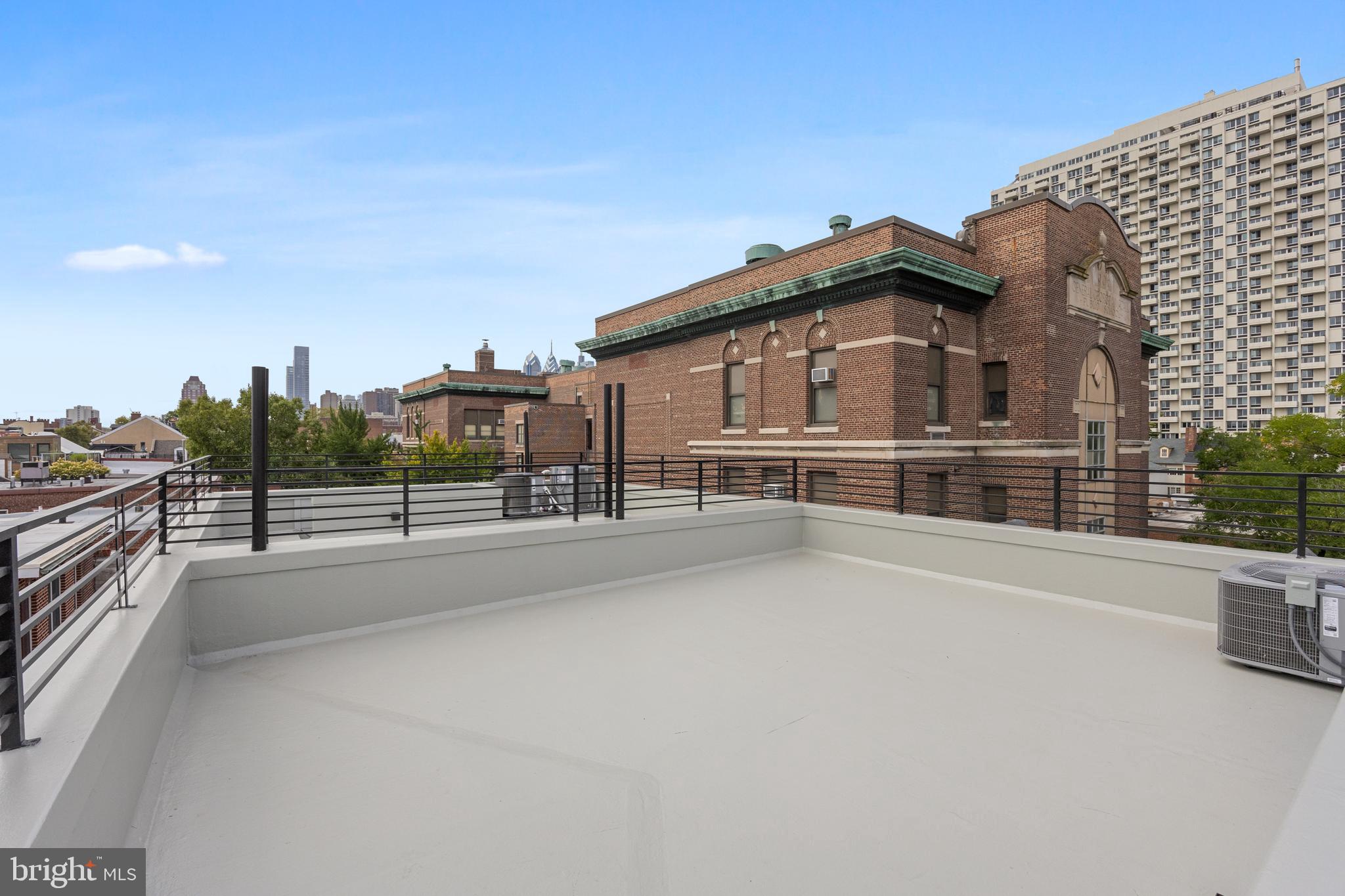 SOCIETY HILL - Residential