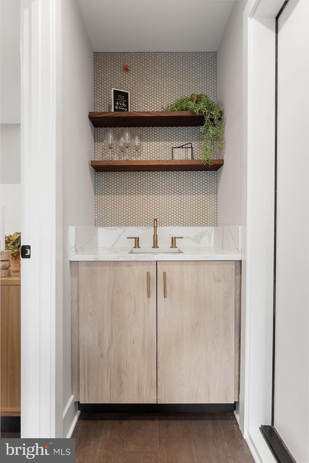 SOCIETY HILL - Residential