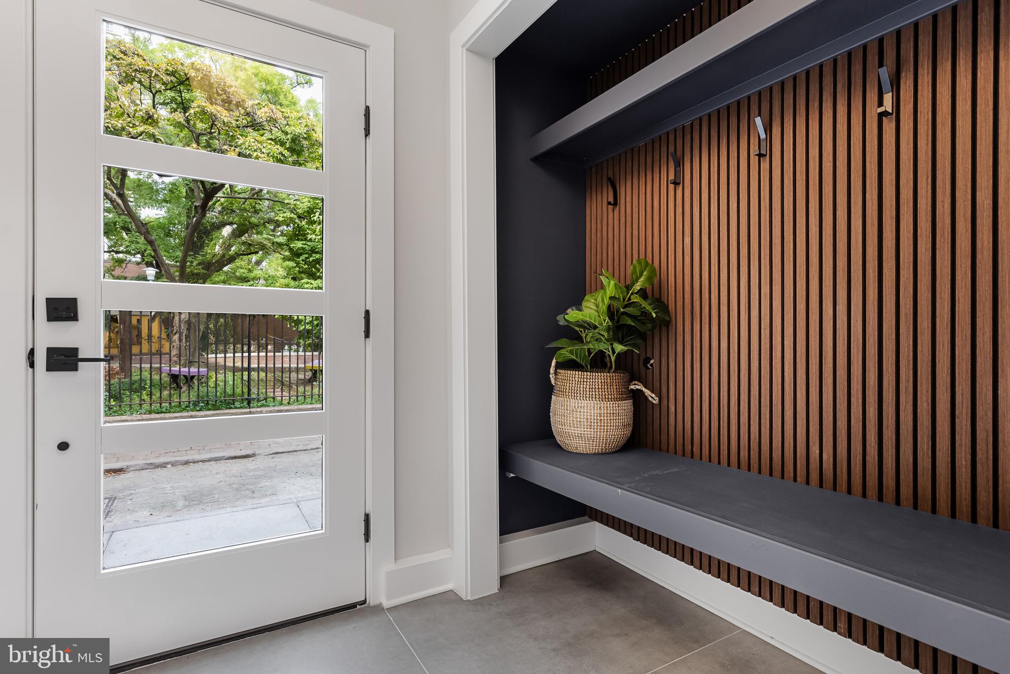 SOCIETY HILL - Residential