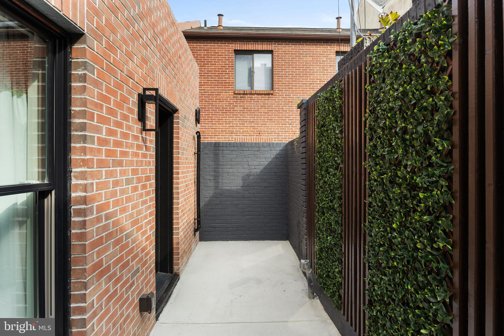 SOCIETY HILL - Residential