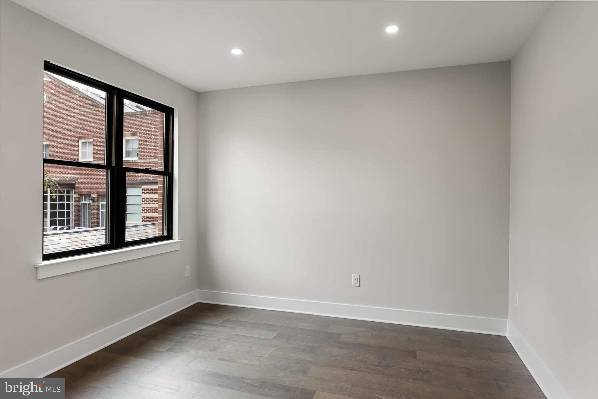 SOCIETY HILL - Residential